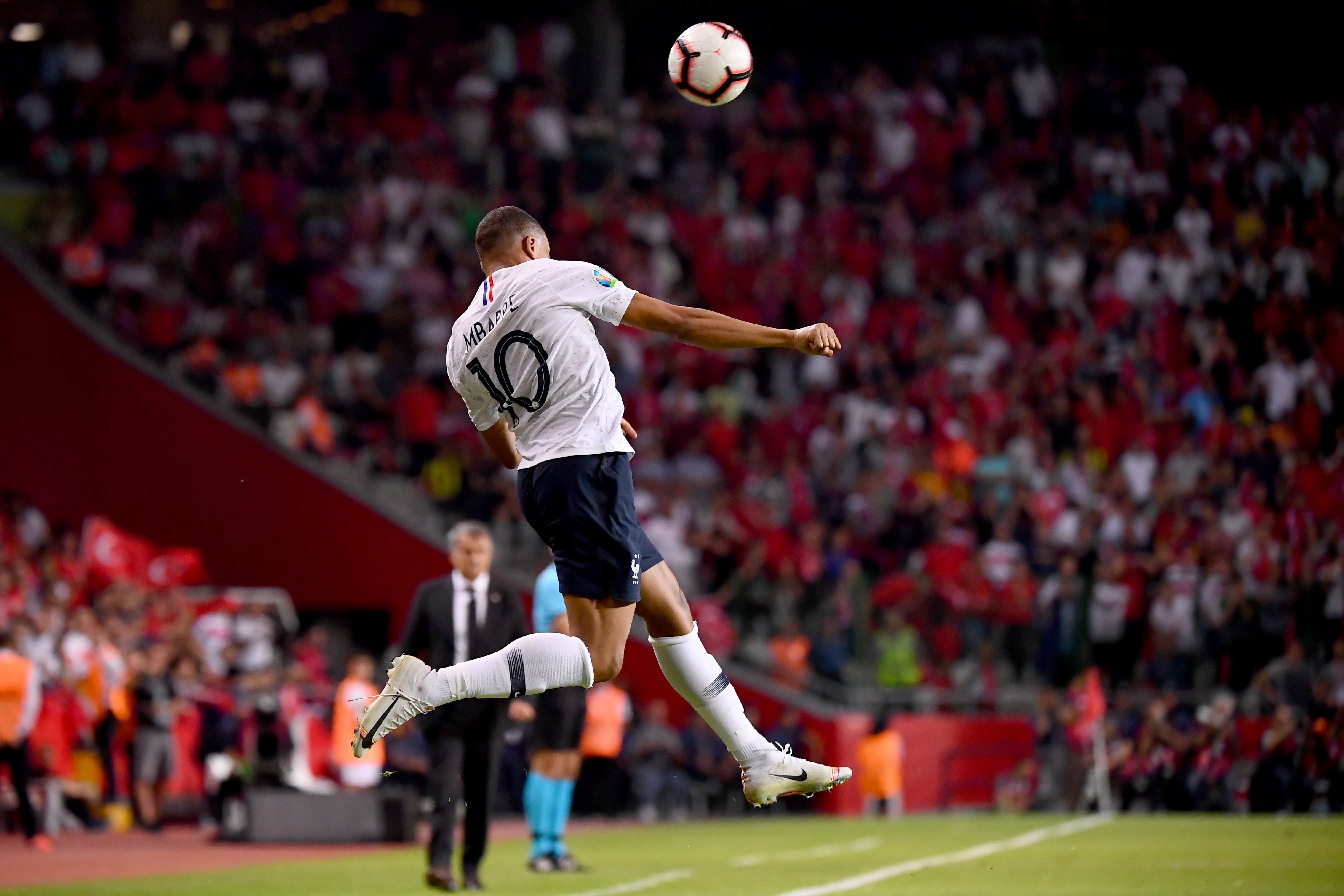 也在竞争激 也在竞争激