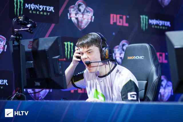 双方都在积 双方都在积