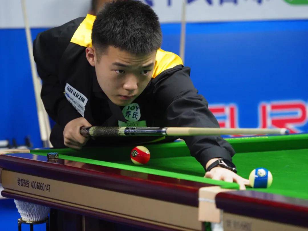 球迷纷纷为 球迷纷纷为