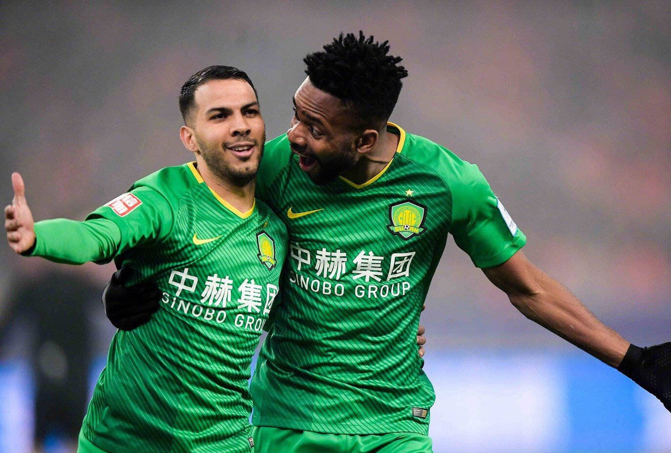 引人注目的 引人注目的